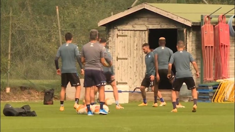 Napoli, Insigne partecipa all'intera seduta con la squadra