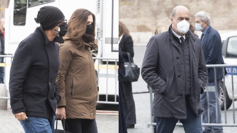 Funerali Gigi Proietti, da Fiorello a Zingaretti: in tanti per l’ultimo omaggio