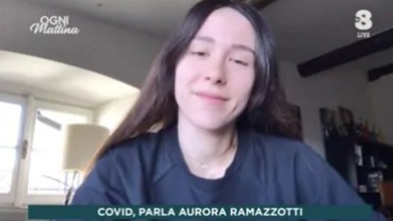 Aurora Ramazzotti su Instagram: "Tornerò appena mi sentirò bene"