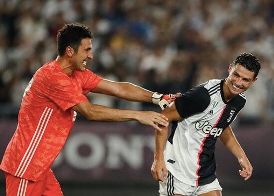 Buffon-Cristiano Ronaldo, botta e risposta: "CR7issimo, ora prendi Pelé!"