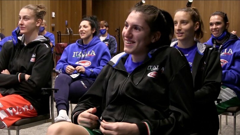 Le bambine del Minibasket con la Nazionale