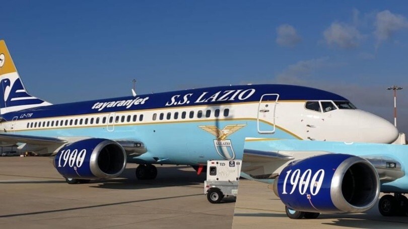 Lazio, al collaudo l'aereo della squadra: a Crotone il primo volo