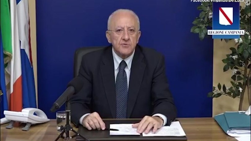 De Luca all'attacco: "Di Maio? Il nome mi provoca una reazione.."