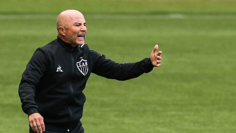 Coronavirus, focolaio nell'Atletico Mineiro: positivo anche Sampaoli