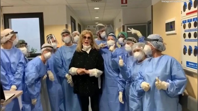 Covid-19, Iva Zanicchi lascia l'ospedale: "Grazie medici"
