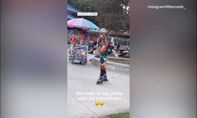 Elisabetta Canalis, prima volta sui roller
