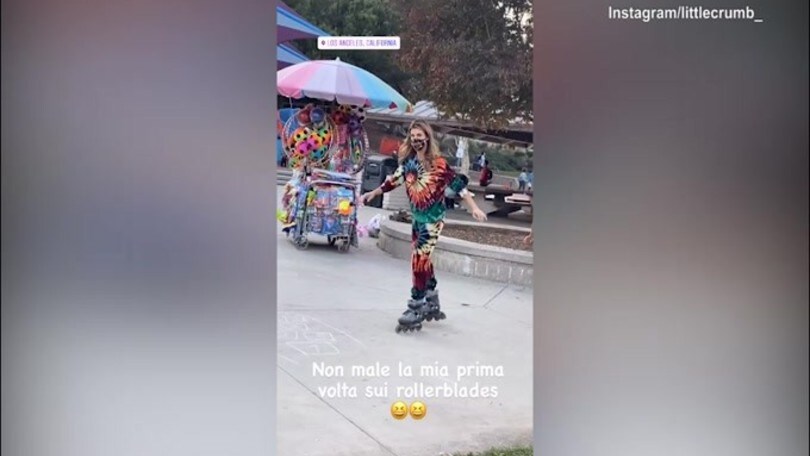 Elisabetta Canalis, prima volta sui roller
