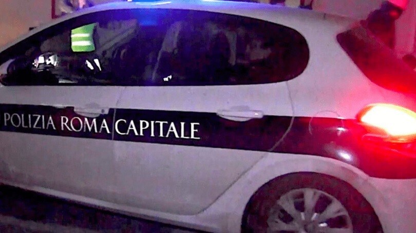 Sesso a bordo dell'auto di servizio: aperta l'indagine per i due vigili di Roma