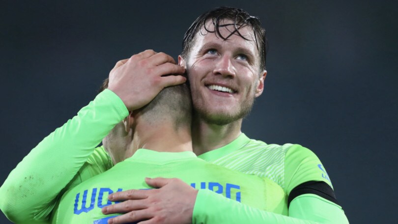 Bundesliga, Weghorst show: il Wolfsburg aggancia il Lipsia