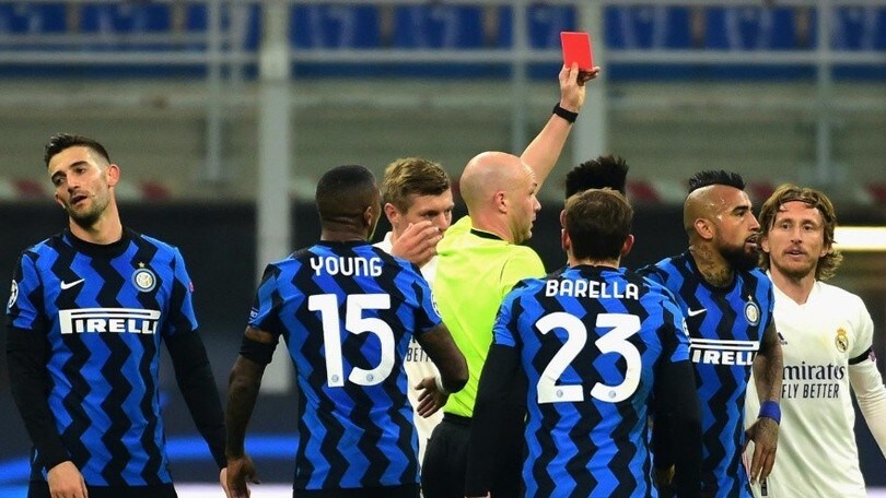 Inter, Curva Nord minaccia la squadra: "Tirate fuori i c... o veniamo coi bastoni"