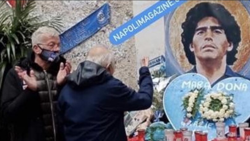 Maradona, Ferlaino rende omaggio al Pibe de Oro ai Quartieri Spagnoli