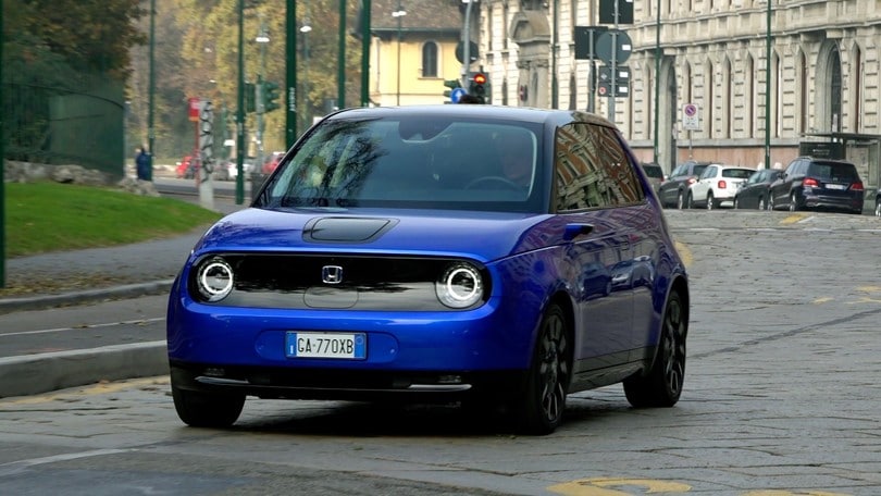Honda e, il test su strada