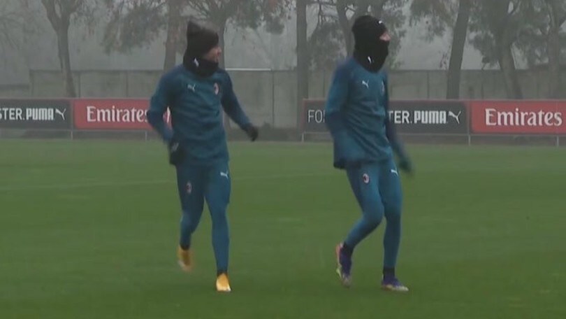 Milan, che entusiamo sotto la pioggia