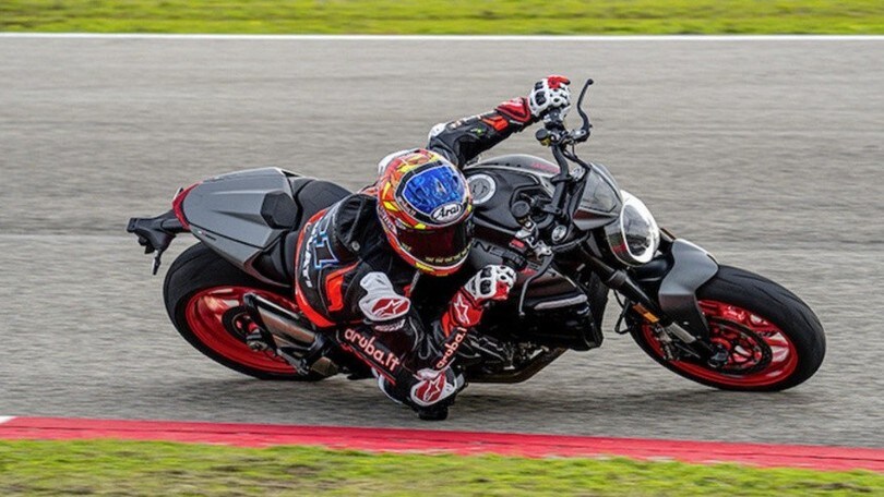 Ducati Monster: le immagini