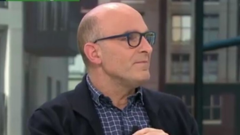 Lopez: "Pfizer prepara il vaccino Covid da sniffare"