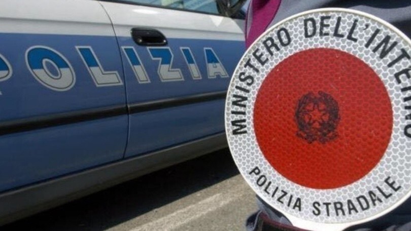 In quarantena, si fa un giro in scooter: scatta la denuncia