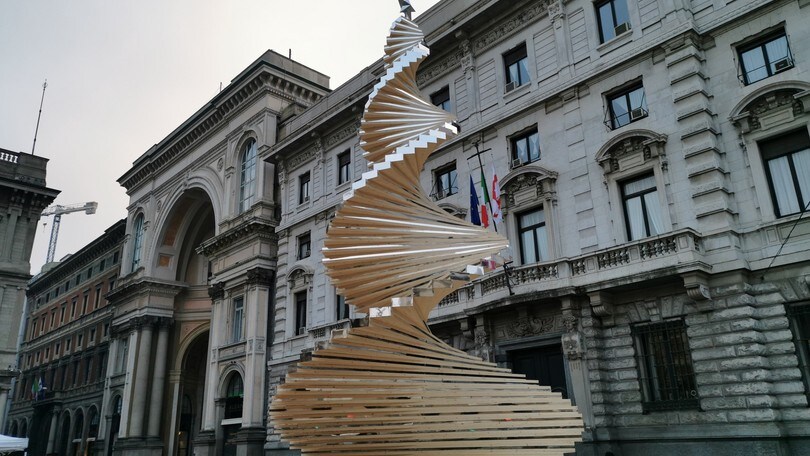 Milano, Gigi Datome accende "Il Natale degli Alberi" in Piazza della Scala