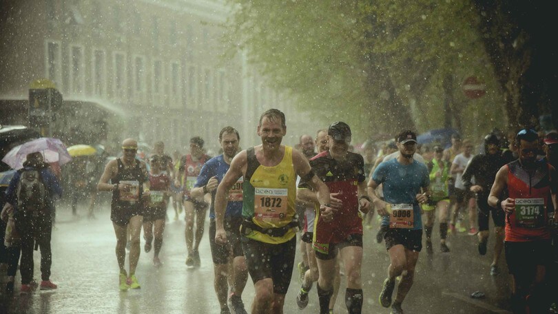 Quattro consigli per correre con la pioggia. Restare a casa non è un'opzione!