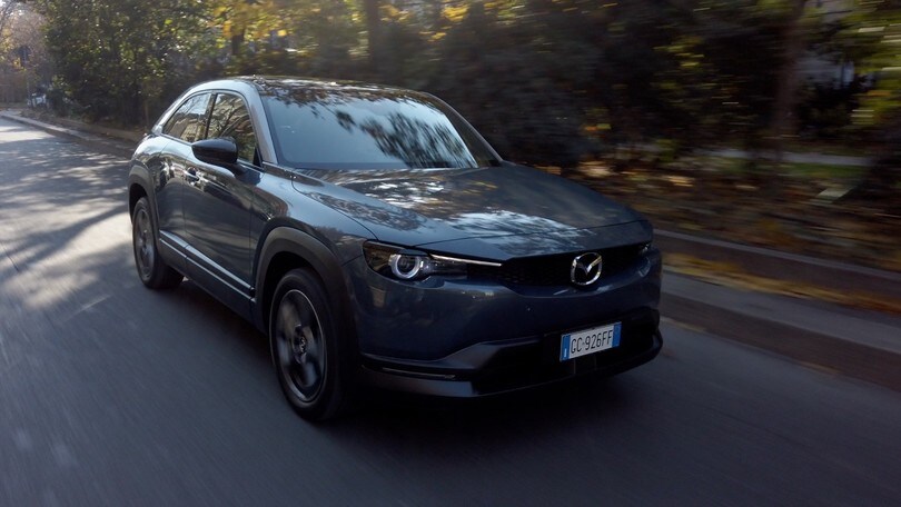 Mazda MX-30, test su strada