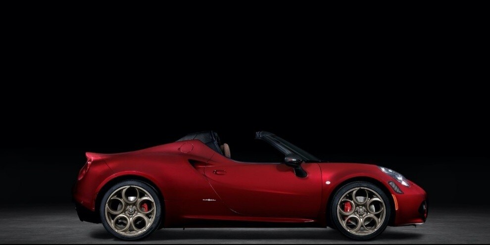 Alfa Romeo 4C Spider 33 Stradale Tributo: omaggio e addio