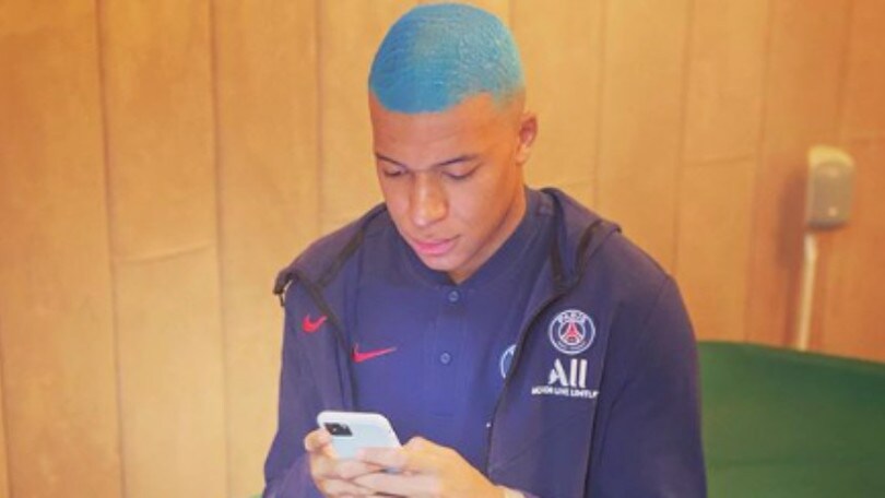 Mbappé lascia tutti di stucco: ecco il cambio look