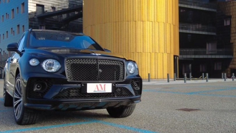 Nuova Bentley Bentayga V8, la prova