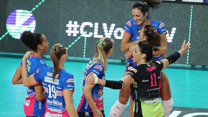 Novara festeggia la vittoria nel derby con Chieri
