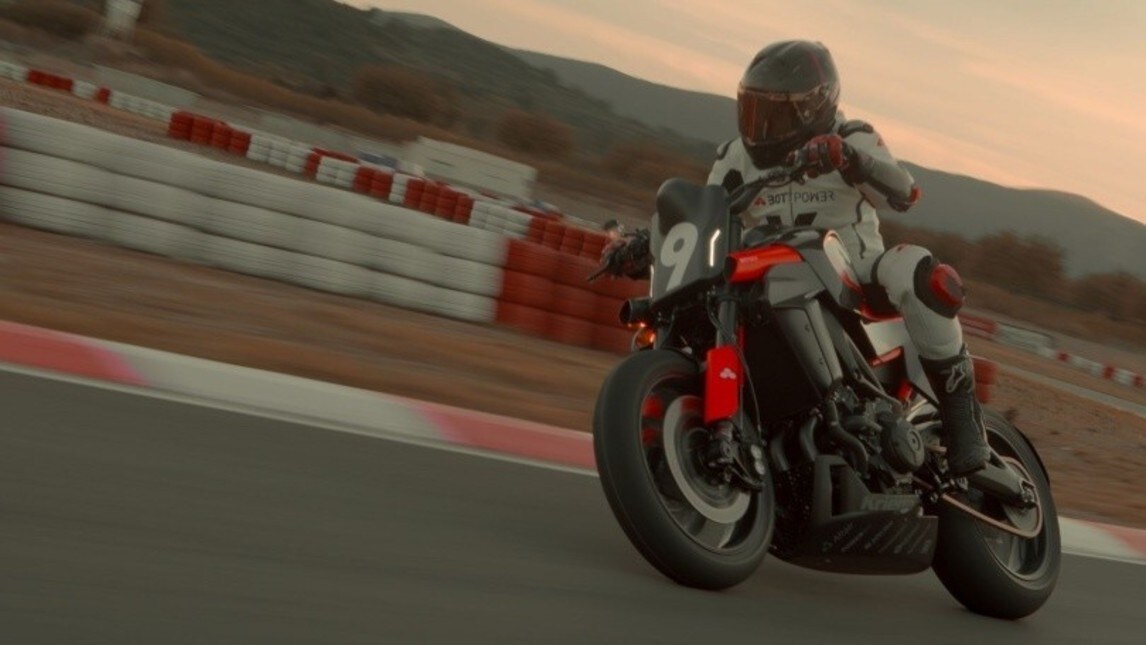 Yamaha Yard Built, la XSR900 si trasforma in una XR9 Carbona con il kit Bottpower