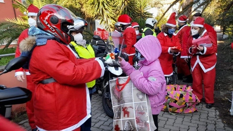 Babbi Natale in moto, donare un sorriso è ancora possibile