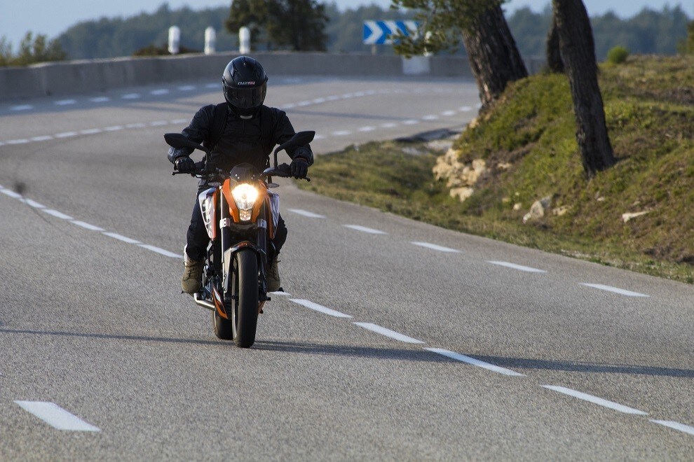 Come spostarsi in moto durante le feste: cosa dice il DPCM Natale 2020