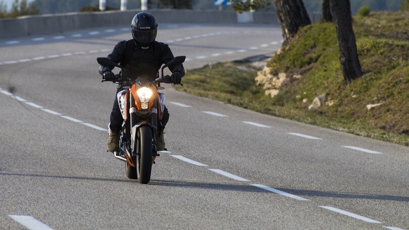 Come spostarsi in moto durante le feste: cosa dice il DPCM Natale 2020