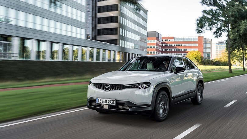 La Mazda MX-30 punta al titolo Car Of The Year 2021
