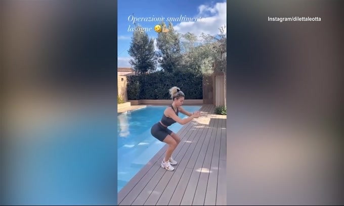Gli esercizi a bordo piscina di Diletta Leotta