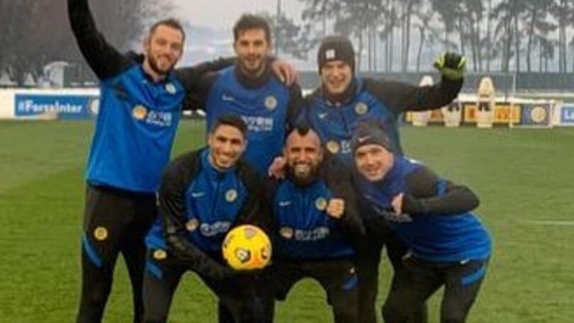 Nainggolan-Cagliari, manca solo l'ufficialità: ultima foto con l'Inter