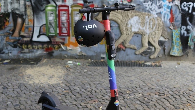 Monopattini elettrici, casco obbligatorio a Firenze da febbraio 2021
