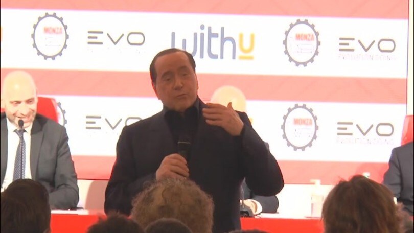 Berlusconi stuzzica Boateng: "Se non sbaglia i rigori andiamo in A"