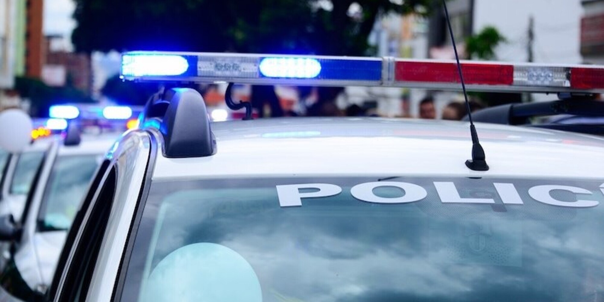 Bolzano, finta auto civetta con lampeggiante acceso beccata con armi e droga