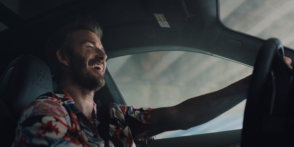 David Beckham sfreccia a bordo di Maserati Levante Trofeo