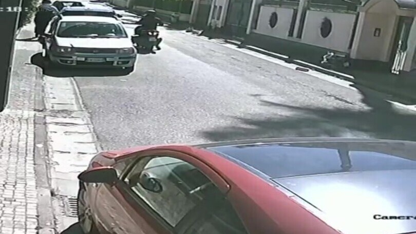 SUV rubato in 30 secondi a Napoli
