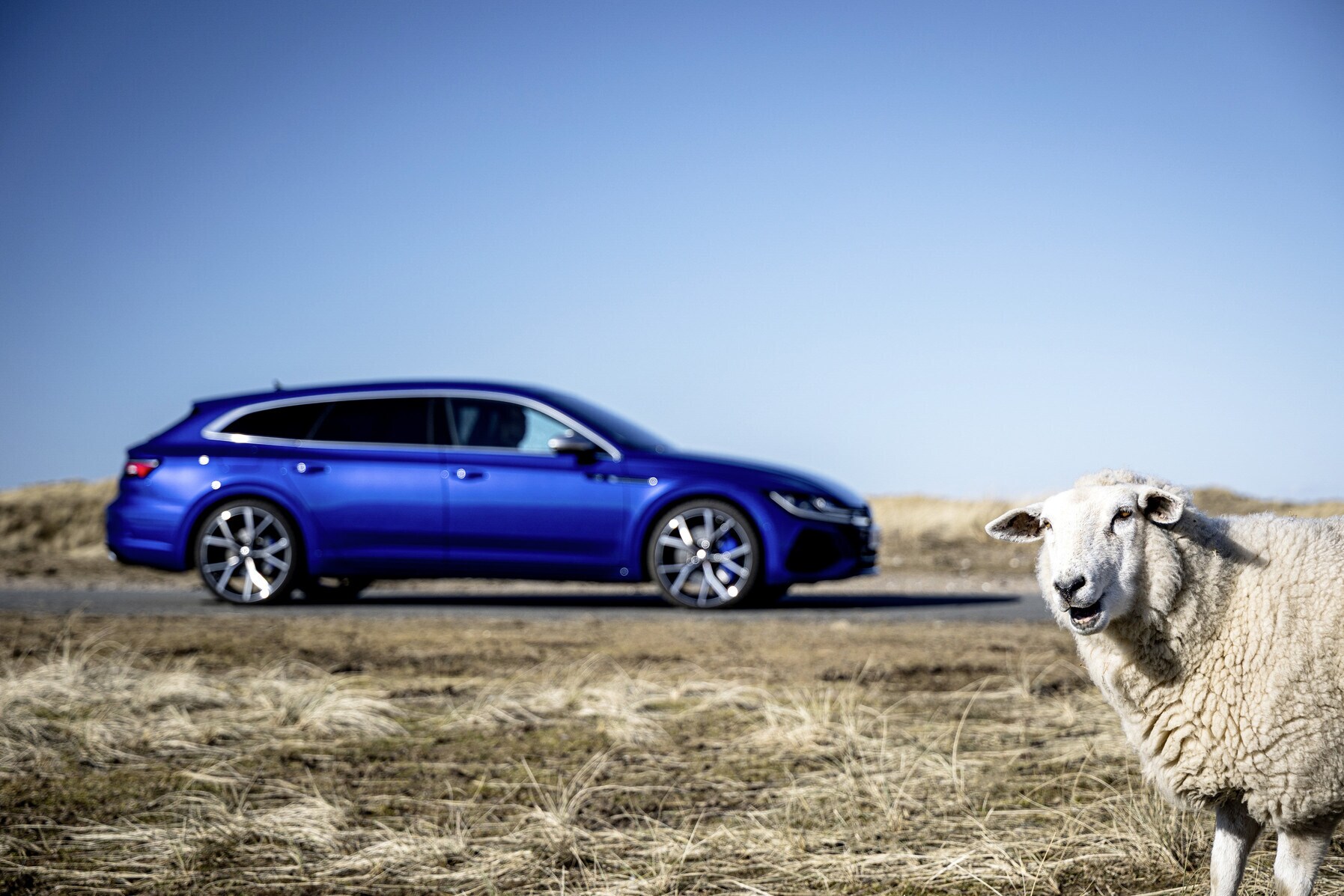 Volkswagen Arteon R, versione sportiva da 320 cv