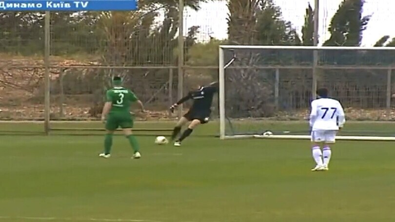Il portiere rinvia… e il vento gli fa autogol