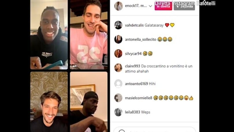 Pia prende in giro Enock e poi: "Papà occupato con la ragazza.."