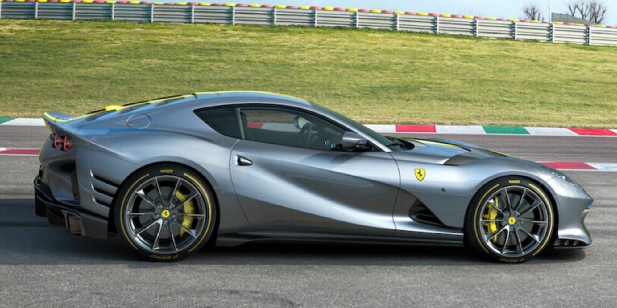 Ferrari 812 Versione Speciale, appuntamento il 5 maggio