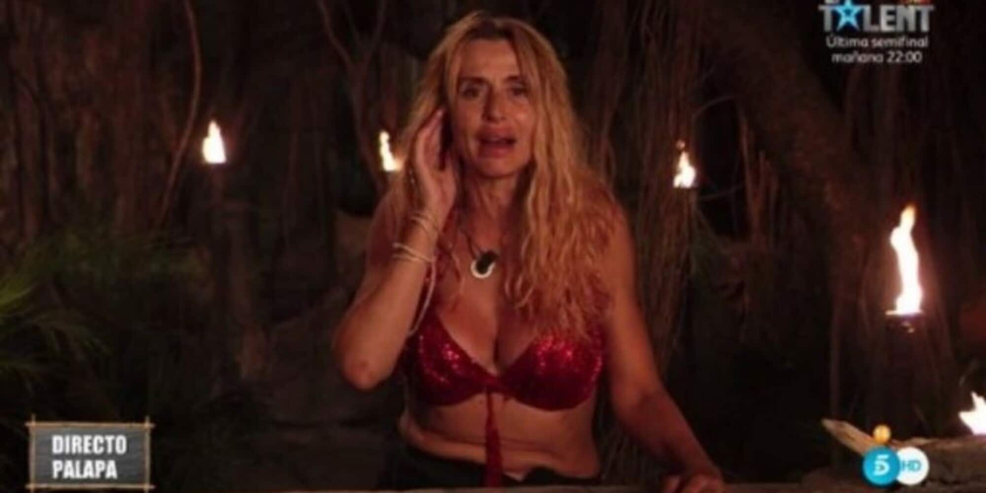 Valeria Marini a Supervivientes piange per la madre truffata