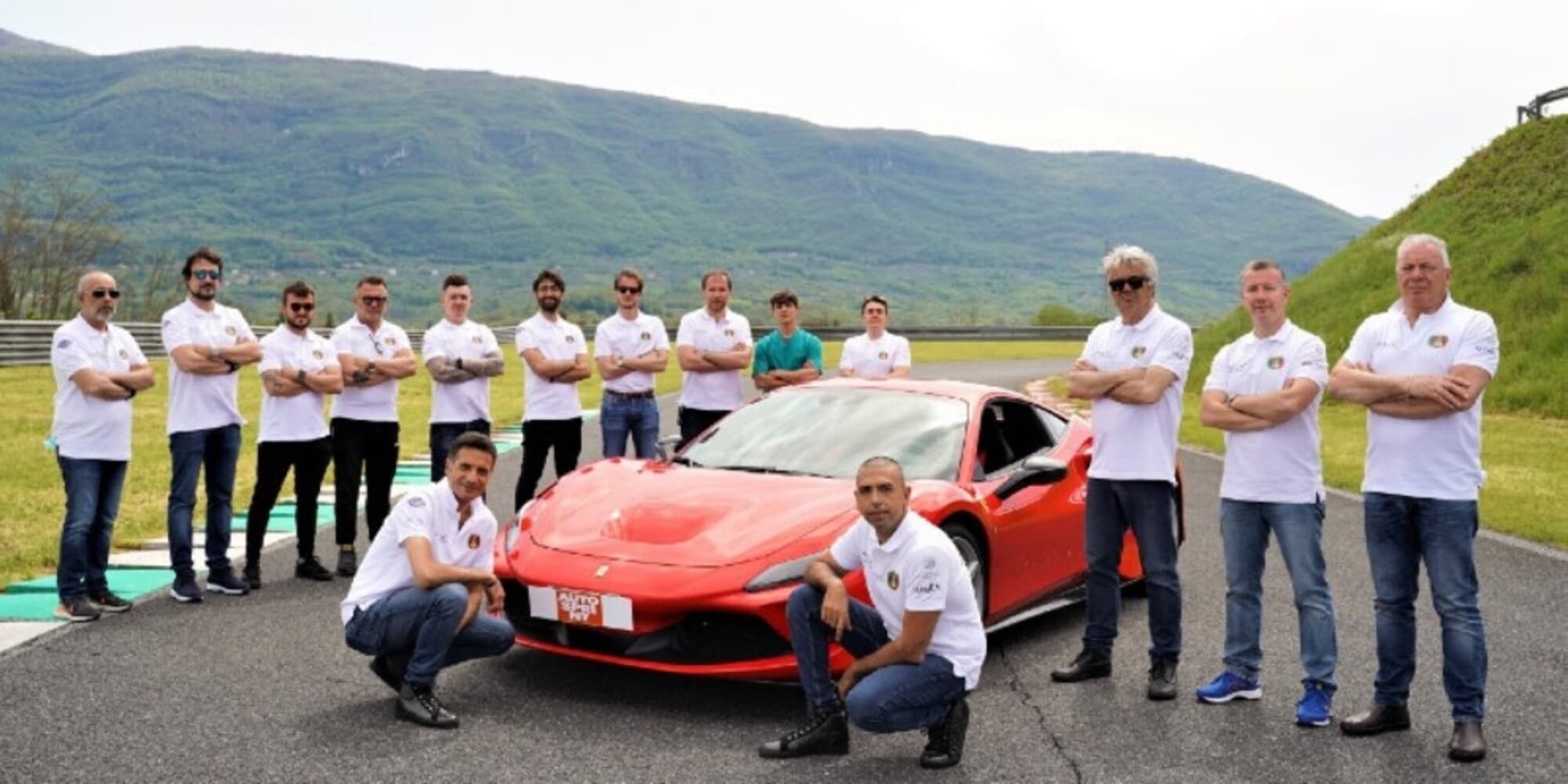 Fabio Barone e una Ferrari F8 Tributo: il record Roma-Capo Nord