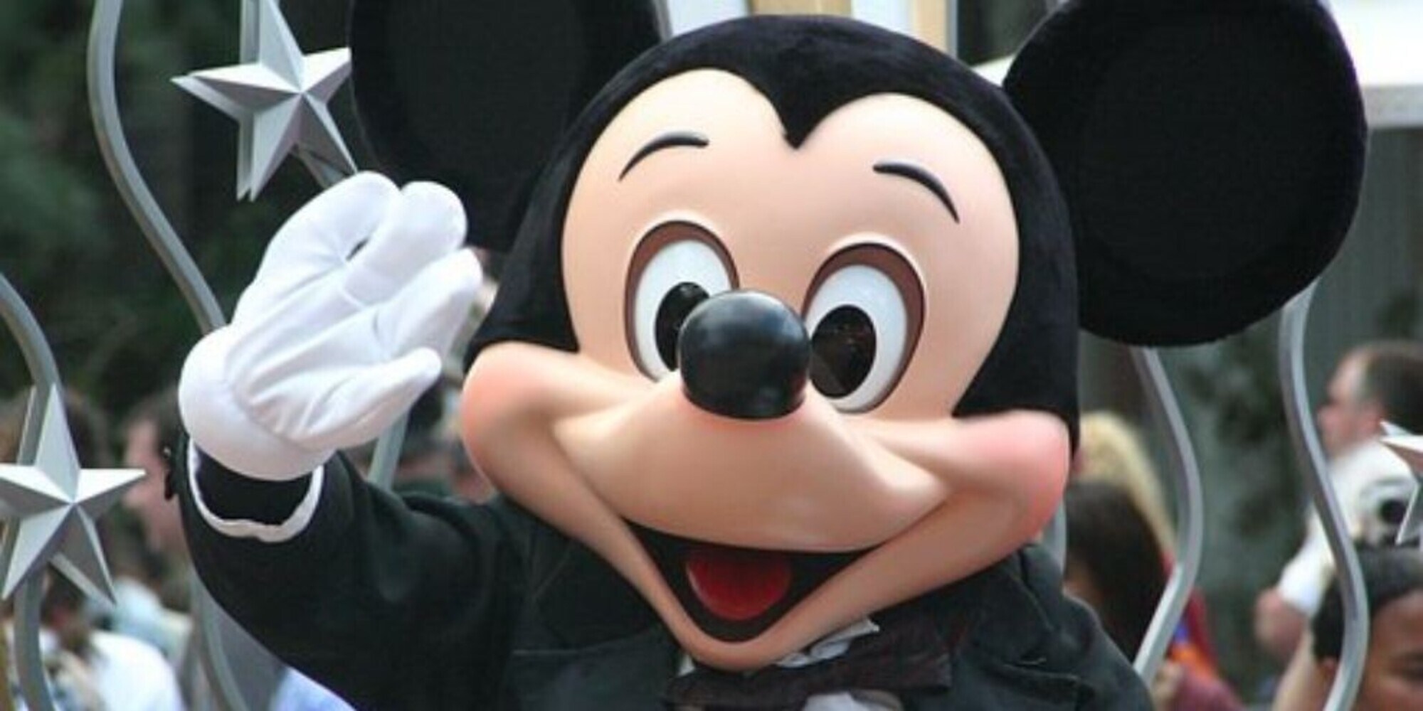 Covid in Usa, riapre Disneyland: niente abbracci con Topolino