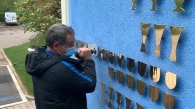 Conte con gli scudetti lucidati alla Pinetina: "Non si smette di lavorare"