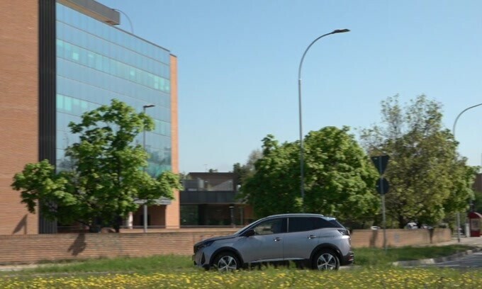 Peugeot 3008 Hybrid, la prova su strada