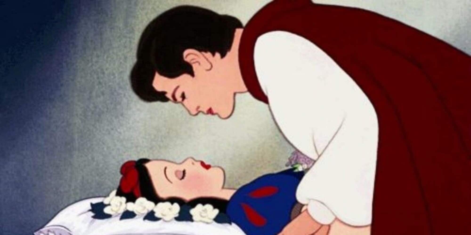 Biancaneve, il bacio “non consensuale” diventa un caso: è bufera!