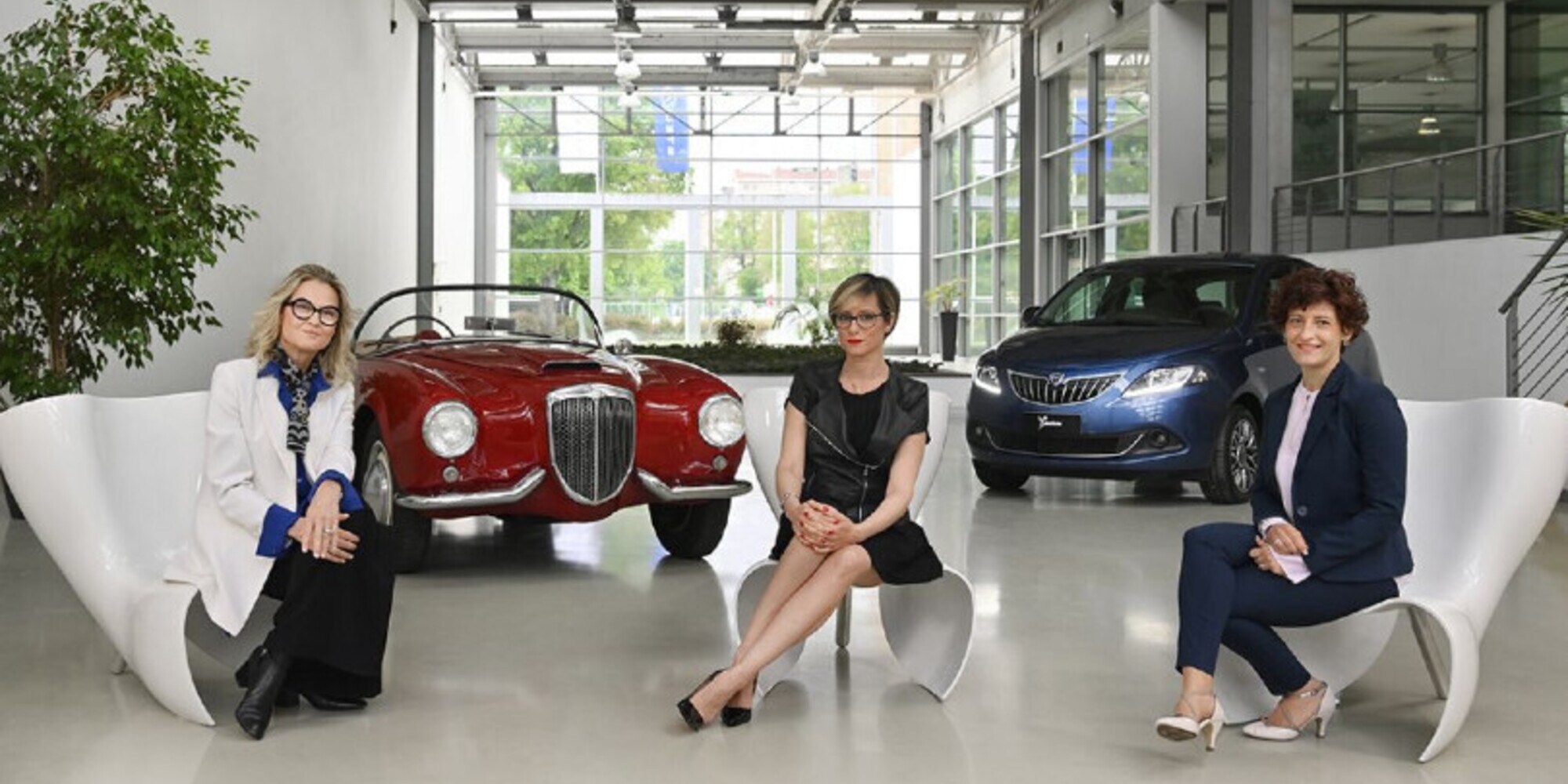 Festa della mamma con Lancia: ecco "Tre mamme e una Ypsilon"
